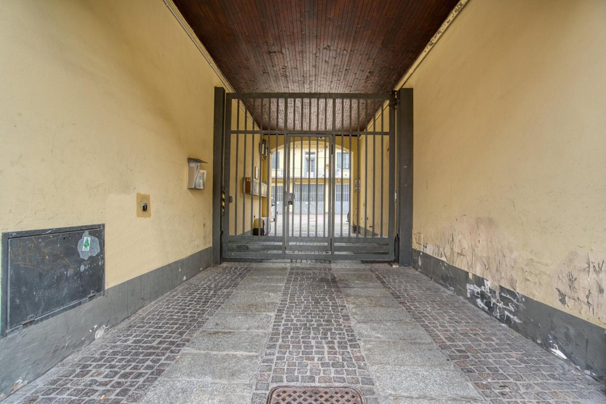 Dieghouse - Monolocale Con Cortile In Corte Lombarda Vicino Al Centro Monza Exterior foto